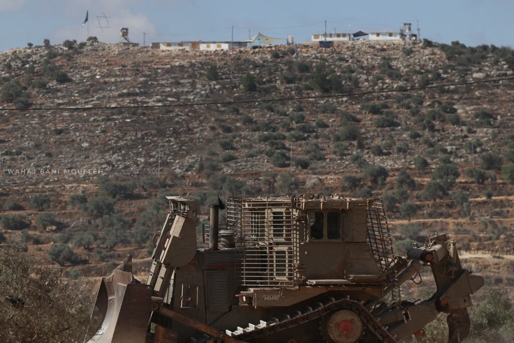 أعمال تجريف إسرائيلية قبالة جبل صبيح جنوب نابلس (فيديو وصور)