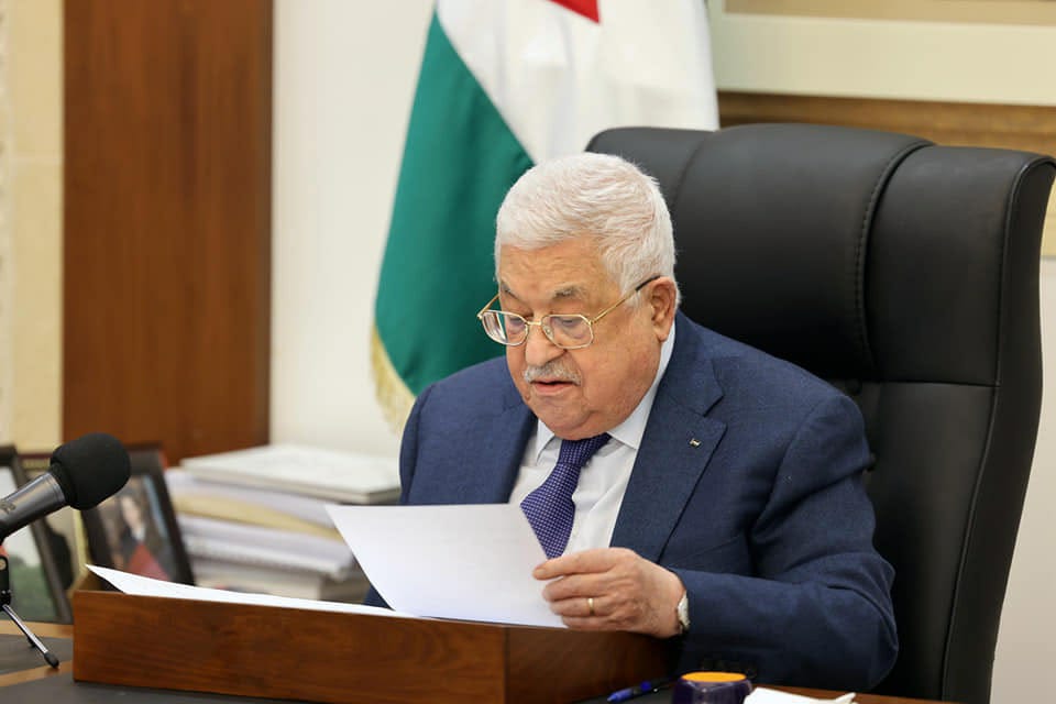 الرئيس عباس يصل قبرص في زيارة رسمية