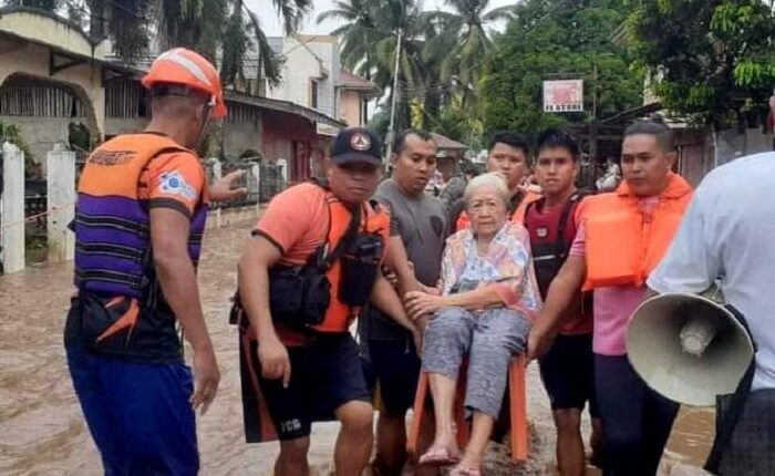 ارتفاع حصيلة قتلى فيضانات الفلبين إلى 25