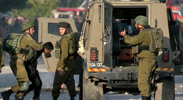 الاحتلال يعتقل 12 فلسطينيًّا من الضفة والقدس