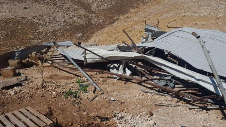 بيت لحم: الاحتلال الإسرائيلي يجبر مواطناً على هدم منزله ومزرعته في منطقة الفرديس