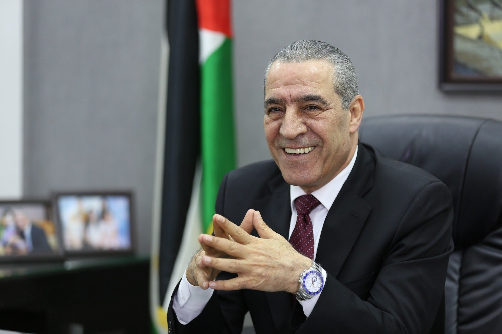 حسين الشيخ: خليفة الرئيس الفلسطيني لن يأتي إلا عبر الانتخابات