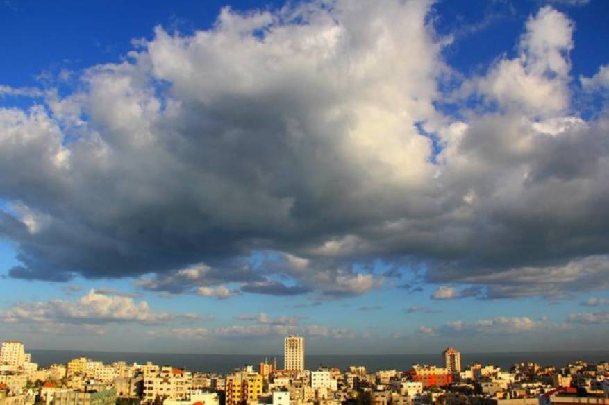 طقس فلسطين: أجواء غائمة ودرجات الحرارة أقل من معدلها بقليل
