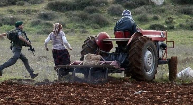 الاحتلال يعتقل 3 مزارعين في الأغوار