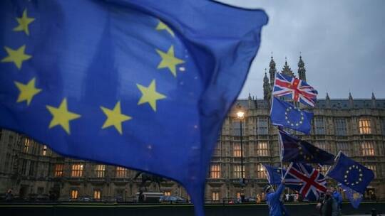البرلمان الأوروبي يؤجل قراراً بشأن تصويت نهائي على اتفاقية التجارة مع بريطانيا