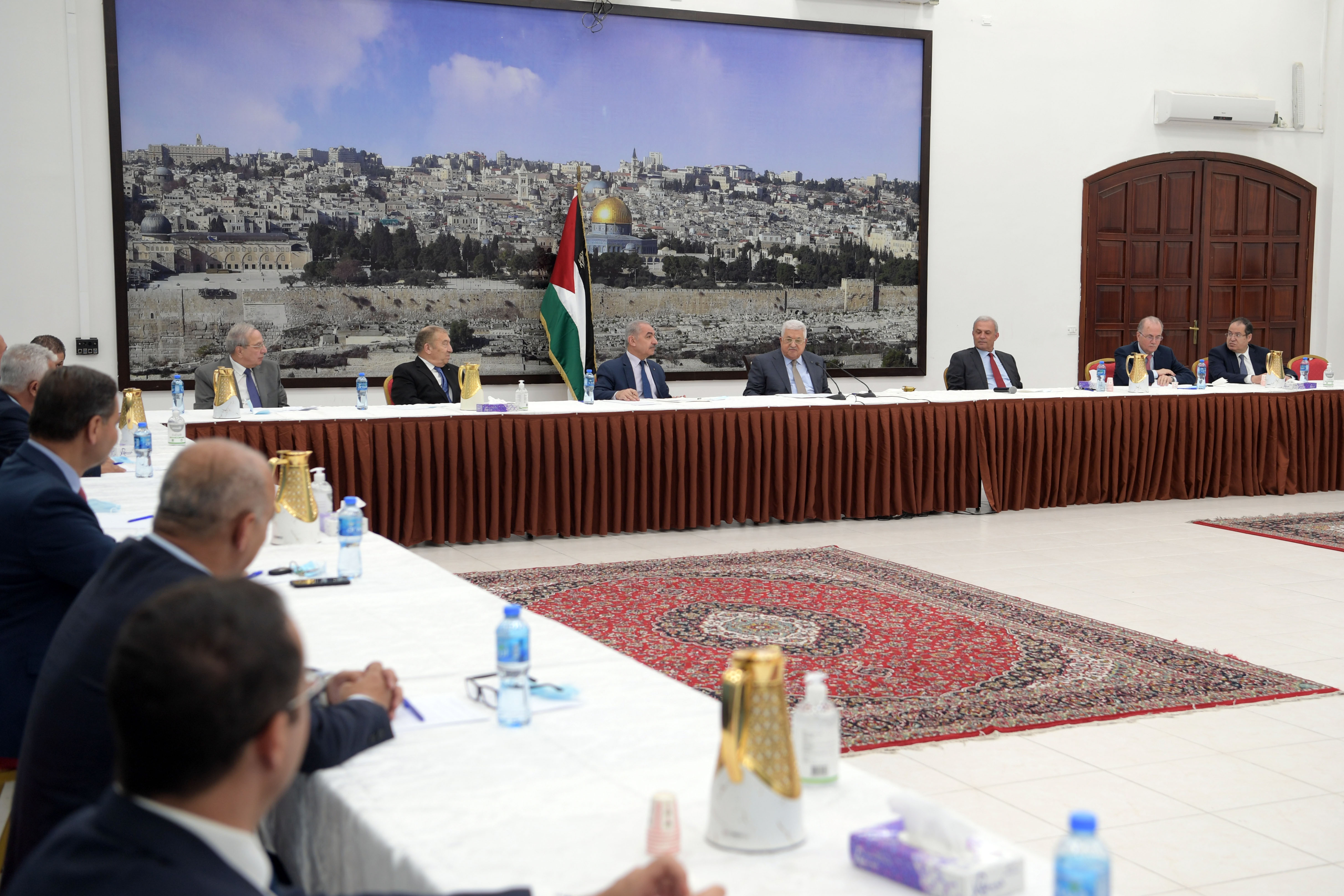 تفاصيل لقاء الرئيس عباس مع وفدا من القطاع الخاص وسيدات ورجال الأعمال الفلسطينيين