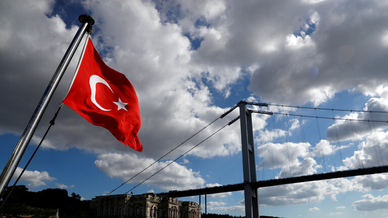 تركيا.. مصرع شخص باصطدام زورق صيد بسفينة في البوسفور بإسطنبول
