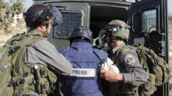 الاحتلال يستدعي صحفيين من الخليل للتحقيق