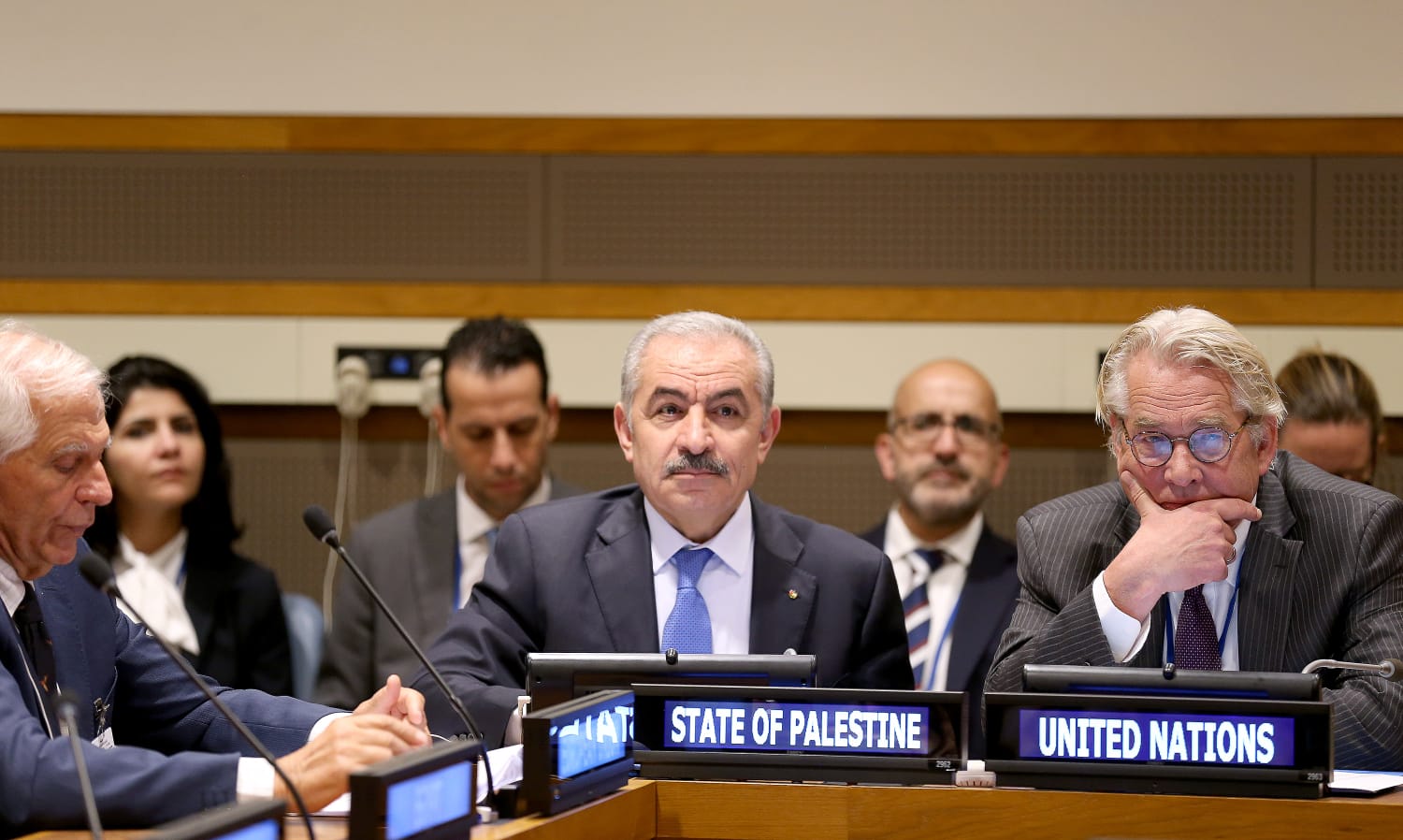 خلال اجتماع المانحين... اشتية يحث الدول المانحة على حماية حل الدولتين ومواصلة دعم فلسطين