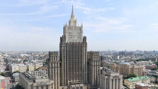 موسكو: ندرس مقترح عقد اجتماع لمجلس 