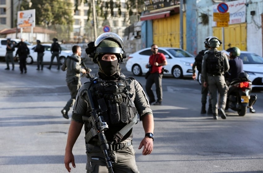 القدس: شرطة الاحتلال تعتقل 17 فلسطينيا من أبو ديس