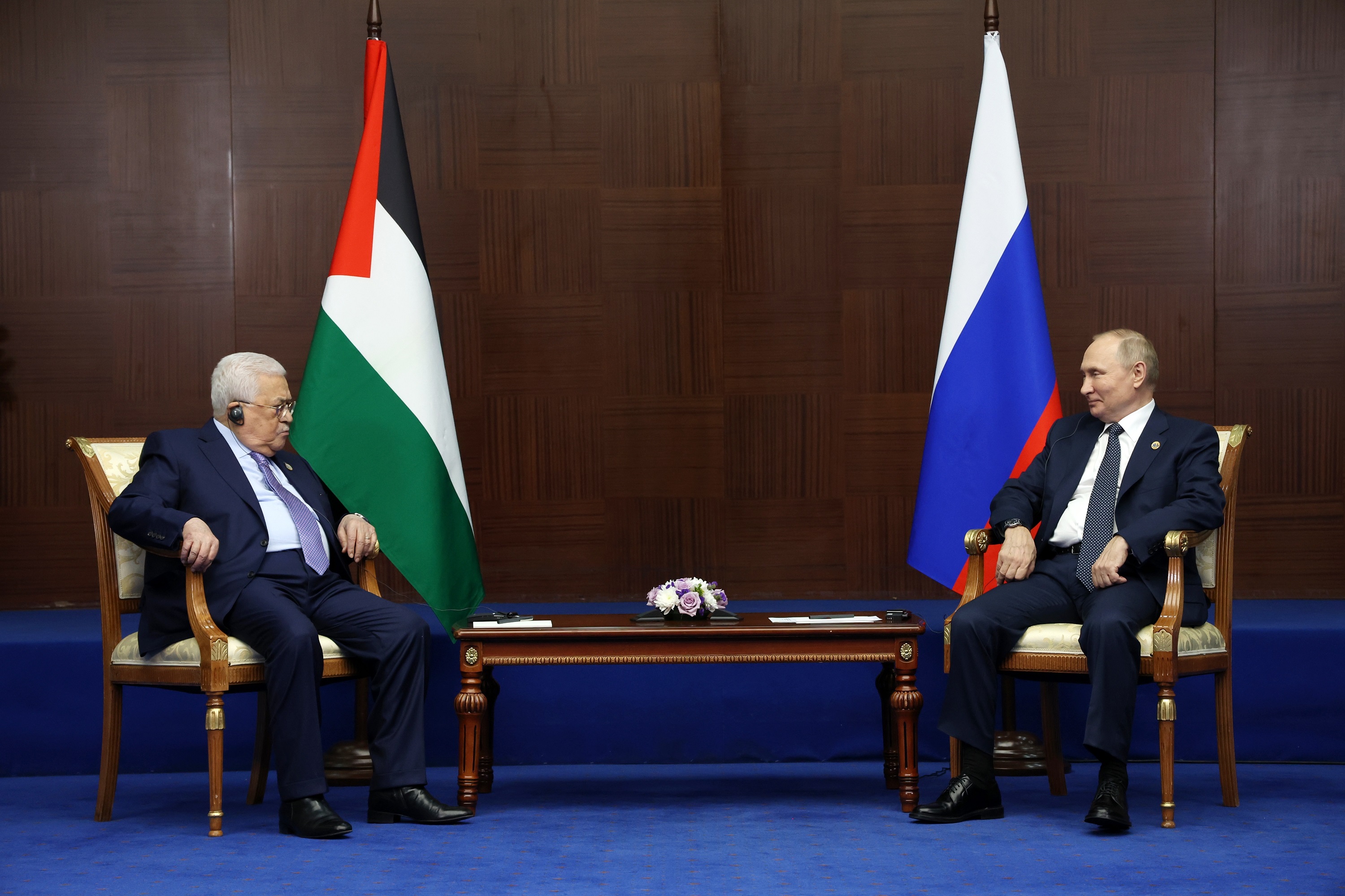 تفاصيل اجتماع الرئيس عباس مع نظيره الروسي