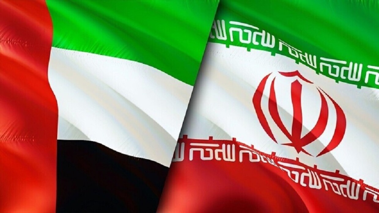 وزير الخارجية الإيراني في اتصال مع نظيره الإماراتي: 