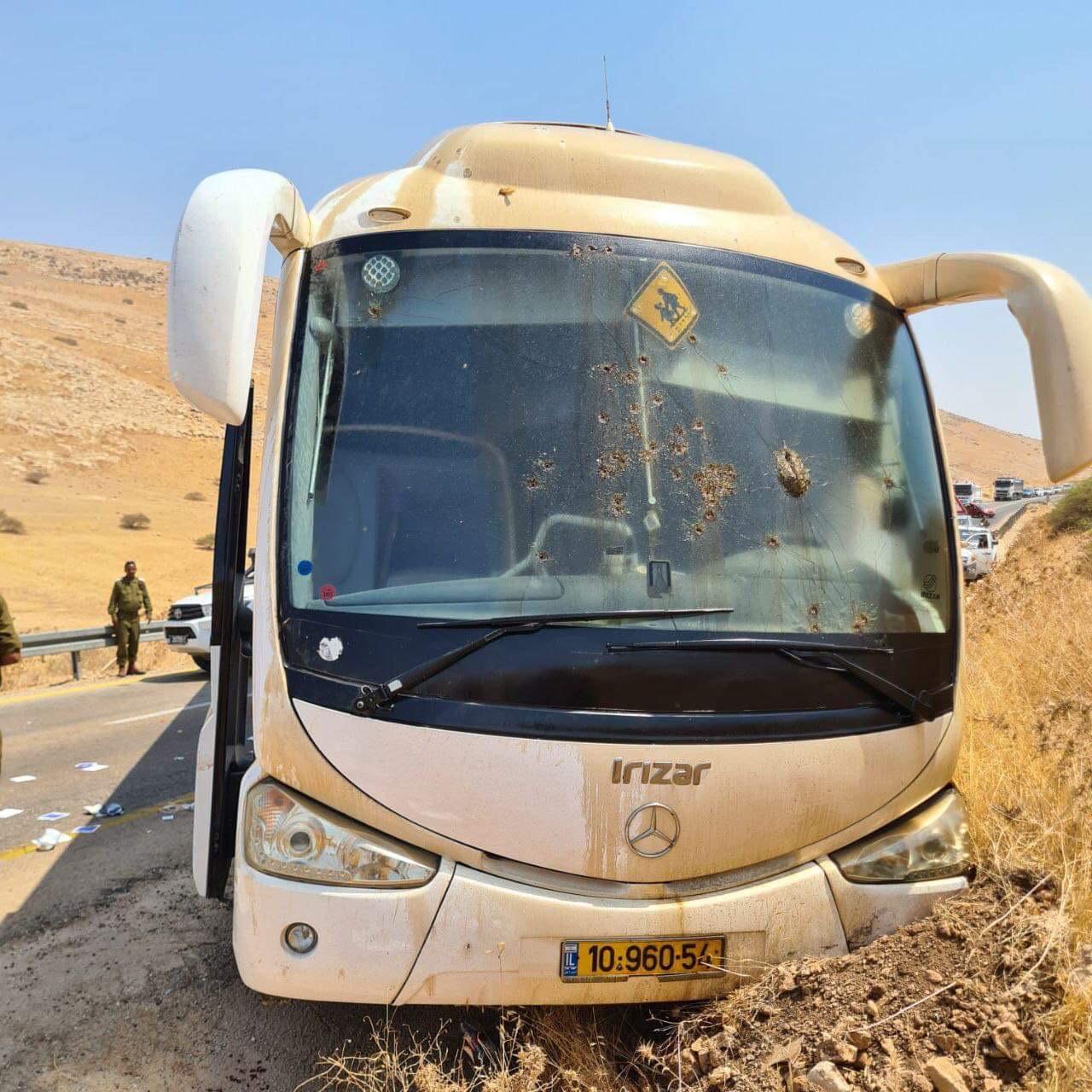 الإعلام العبري يعلن اعتقال المنفذ الثالث لعملية إطلاق النار على حافلة إسرائيلية في غور الأردن