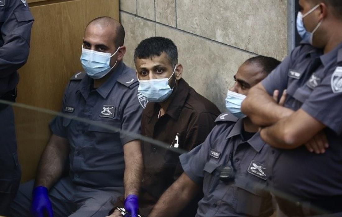 المعتقل محمد العارضة يواجه إجراءات تعسفية في عزل 