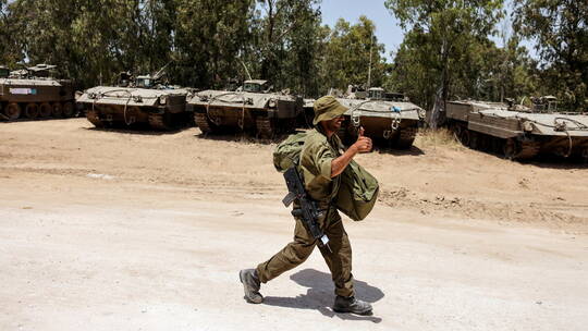 الجيش الإسرائيلي يرسل تعزيزات عسكرية إلى الحدود مع غزة