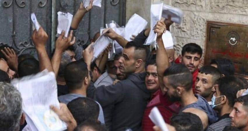كم بلغ عدد التصاريح التي تسلمتها العمل بغزة من وزارة الشؤون المدنية؟