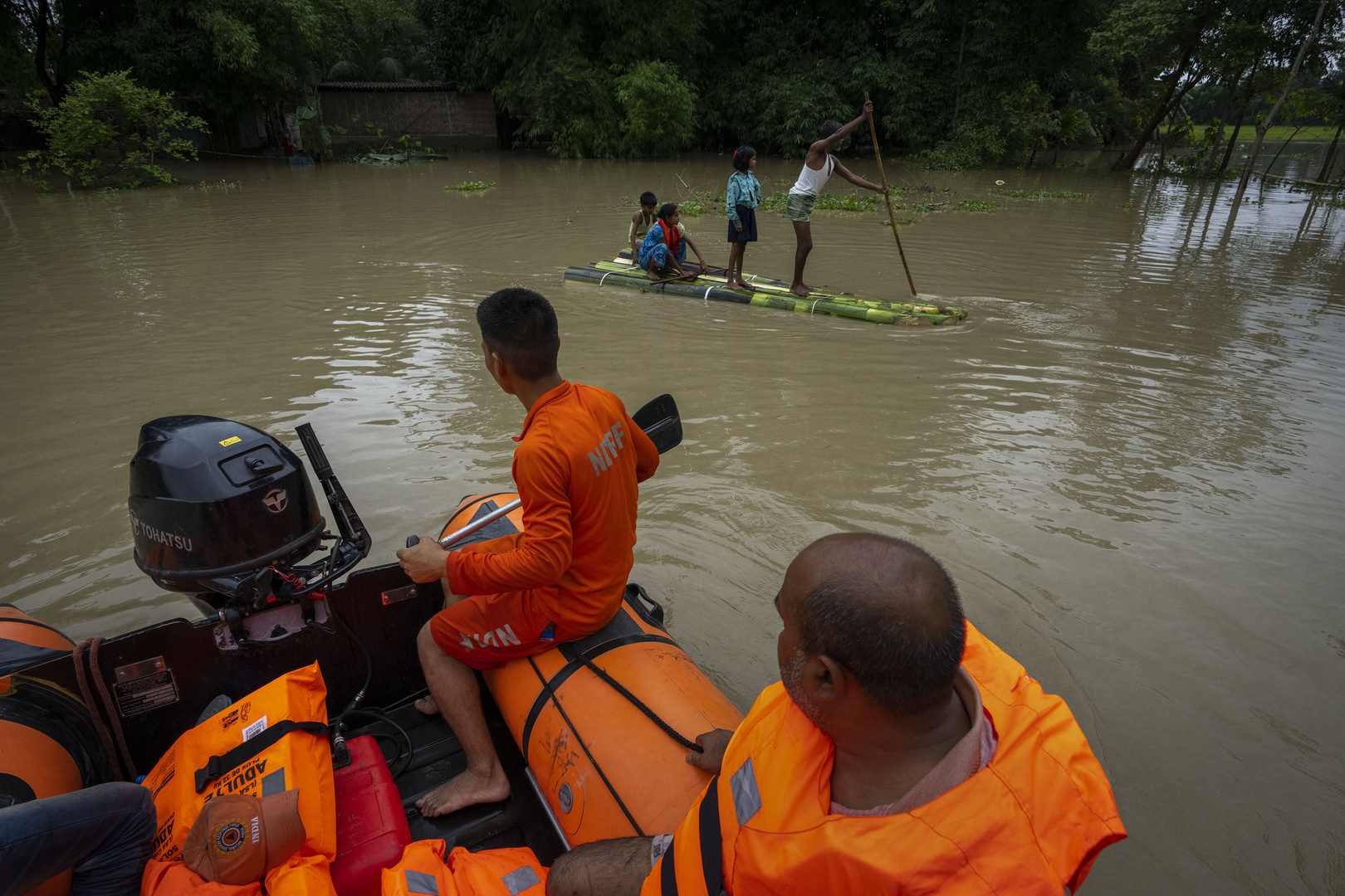 عشرات القتلى وملايين المعزولين  بسبب الأمطار الموسمية والفيضانات في الهند وبنغلاديش