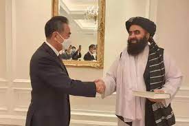 وزيرا خارجية الصين وأفغانستان يجتمعان بشأن تعزيز العلاقات بين البلدين