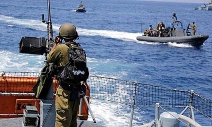بحرية الاحتلال تعتقل ستة صيادين في بحر رفح