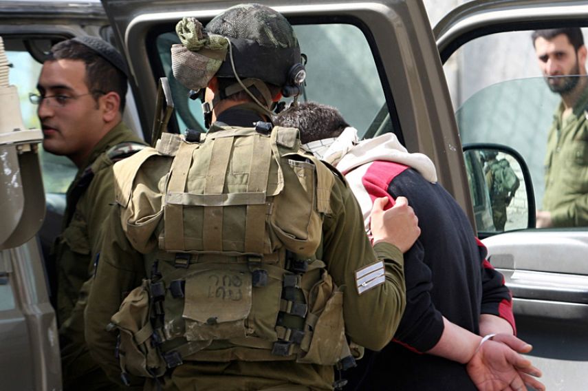 الاحتلال الإسرائيلي يعتقل شابا من نابلس