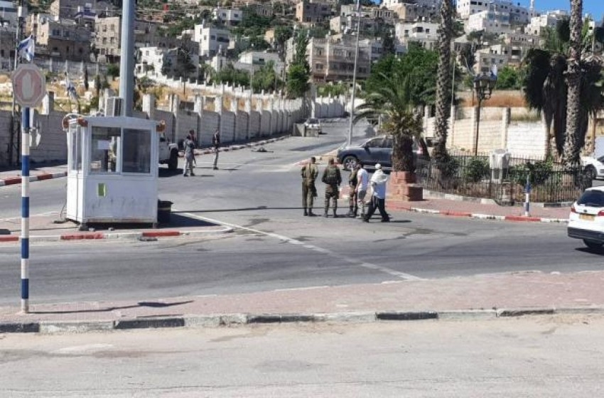 الجيش الإسرائيلي يعدم فلسطينياً بزعم تنفيذه عملية طعن في الخليل (فيديو)  
