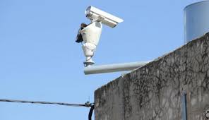 مستوطنون ينصبون كاميرات مراقبة في أرض ببلدة الخضر جنوب بيت لحم  