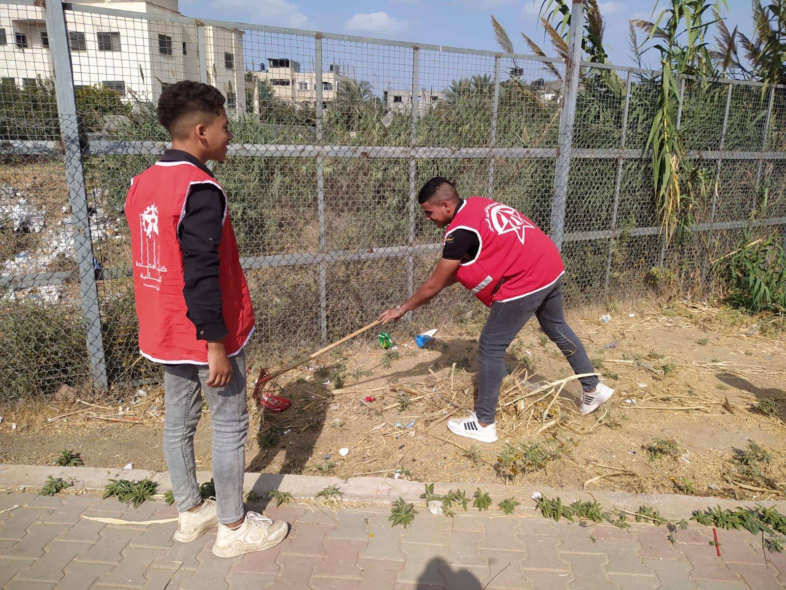 لجان الطلبة الثانويين ينظم حملة تنظيف لمرافق مدرسة مهدية الشوا الثانوية شمال القطاع