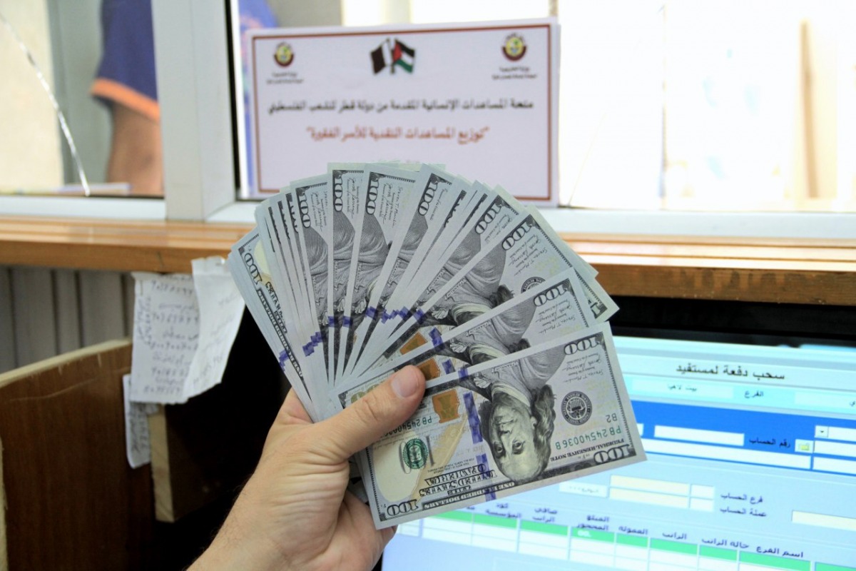 العمادي: صرف المنحة المالية القطرية للأسر المتعففة بغزة الخميس