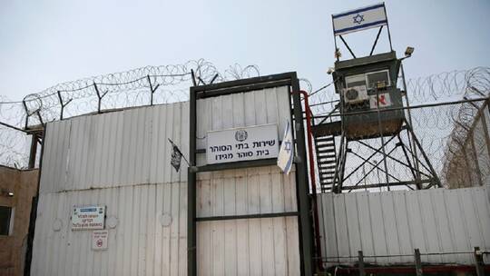 نادي الأسير: قوات إسرائيلية تقتحم سجن جلبوع