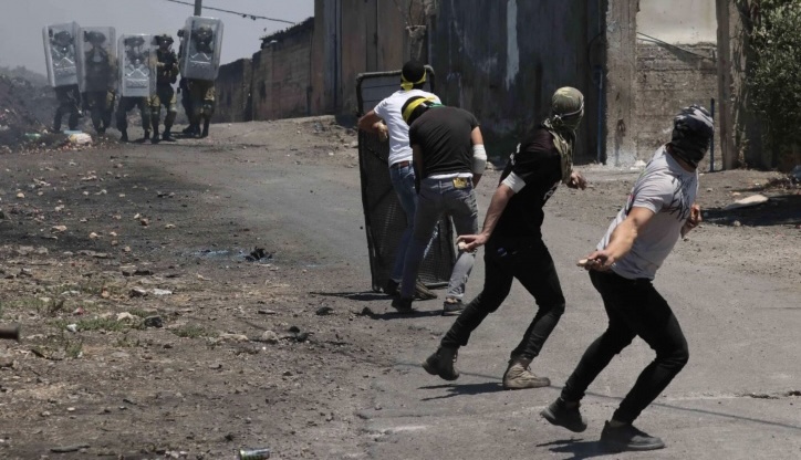 إصابات بالرصاص المعدني والاختناق إثر اعتداء الاحتلال على مسيرة كفر قدوم