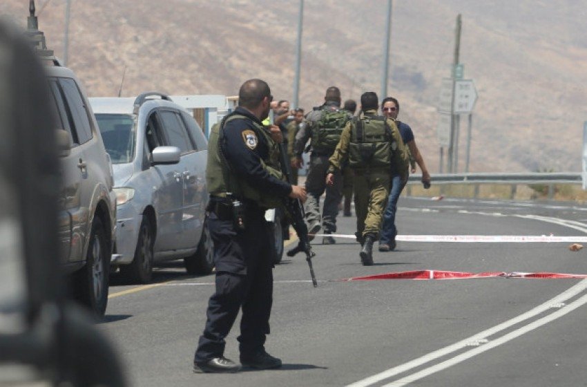 جيش الاحتلال يدعي إحباط تفجير عبوة بمحطة حافلات للمستوطنين غرب نابلس