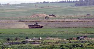الاحتلال يستهدف المزارعين شرق وجنوب قطاع غزة  